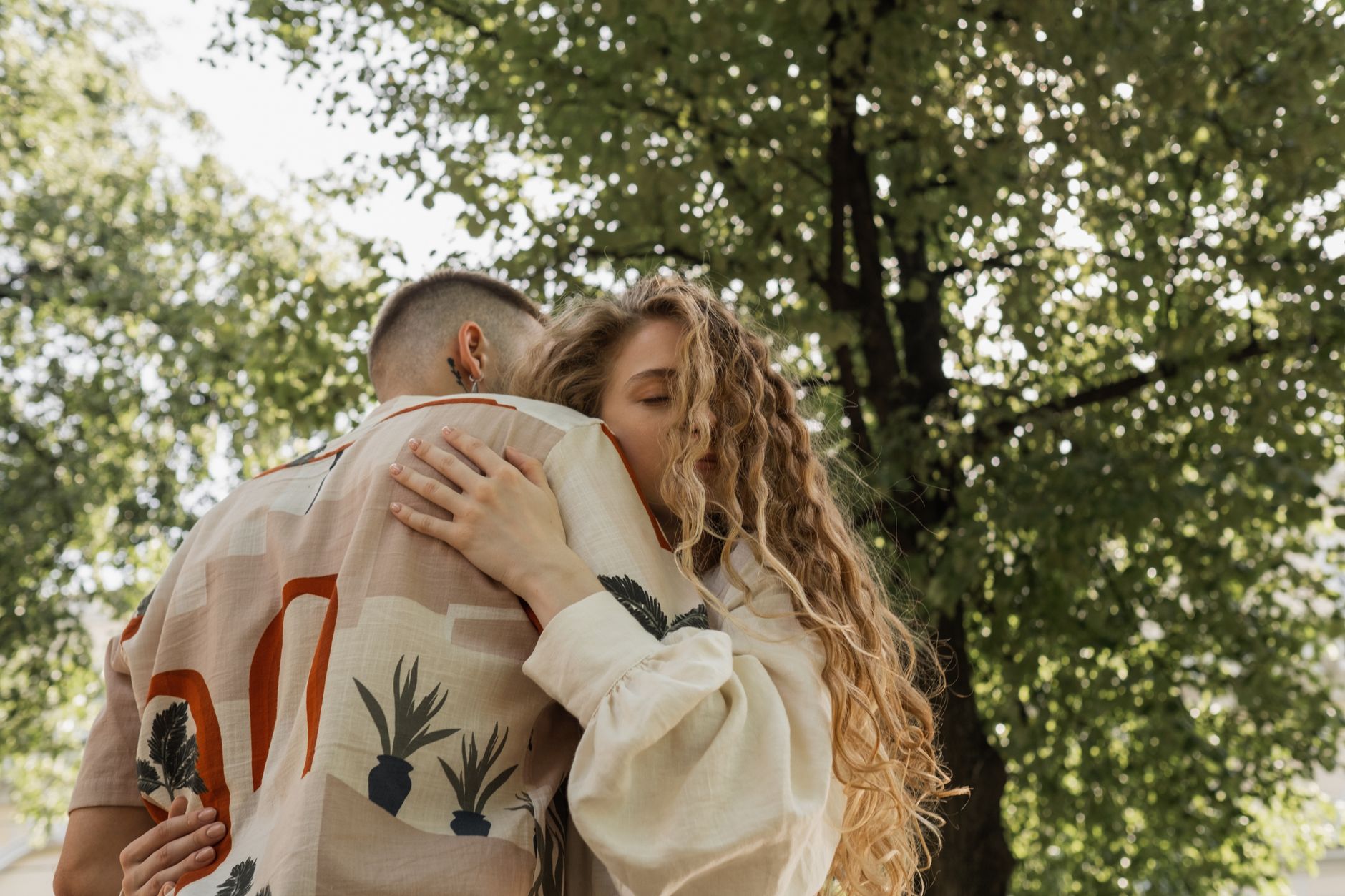 Couple enlacé