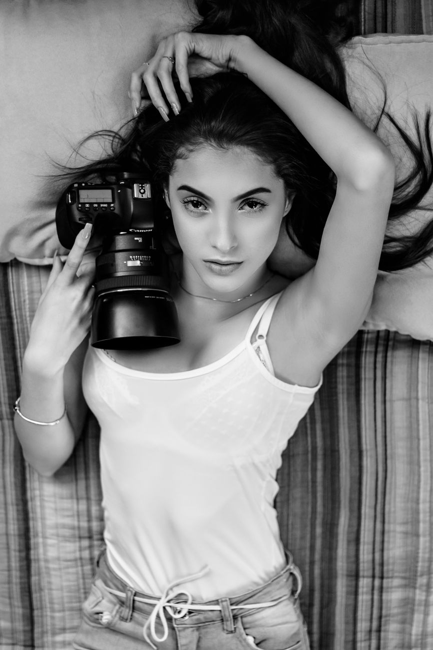 Jeune femme séduisante