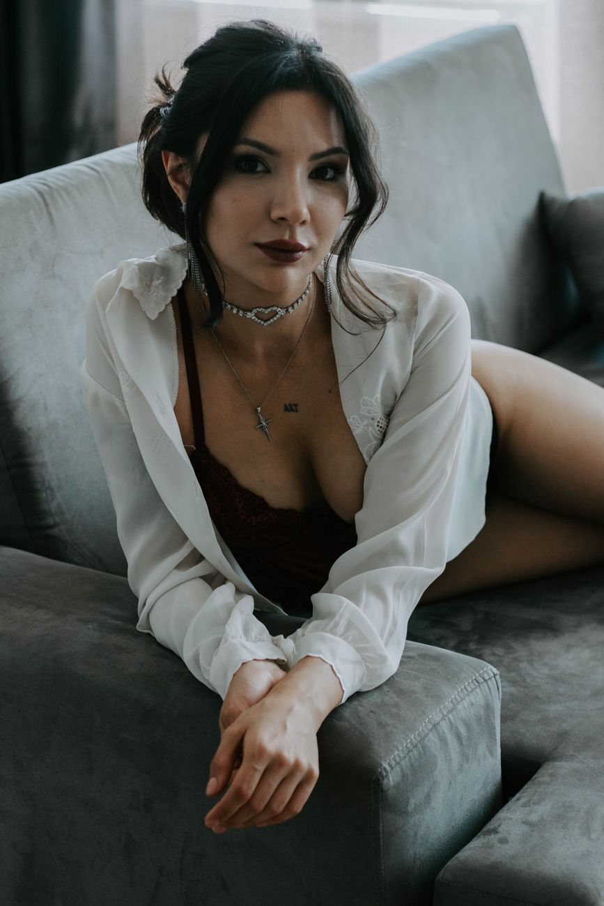 Jeune femme séduisante