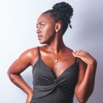 Jeune femme séduisante